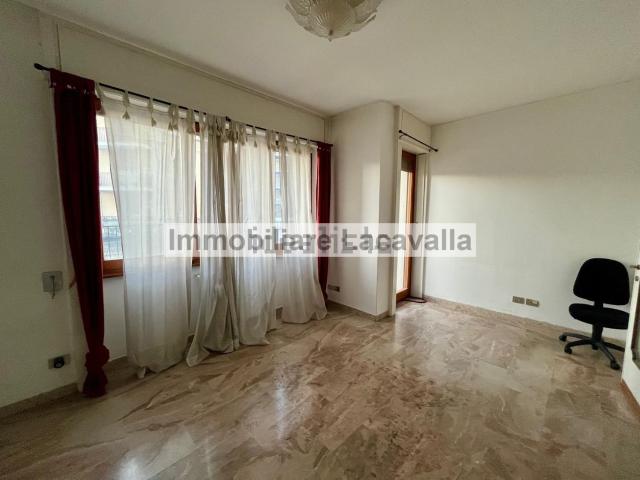 Appartamento in vendita a Biumo Superiore, Varese