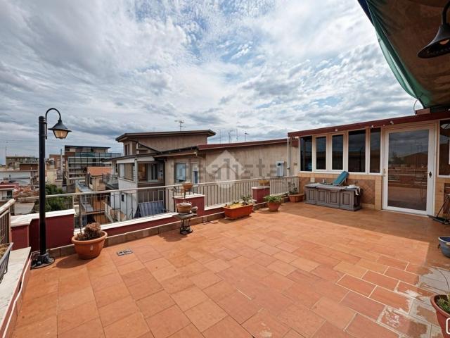 Appartamento in vendita a Arzano, Campania