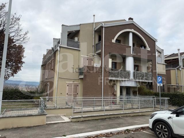 Attico in vendita a Borgo Bovio, Terni