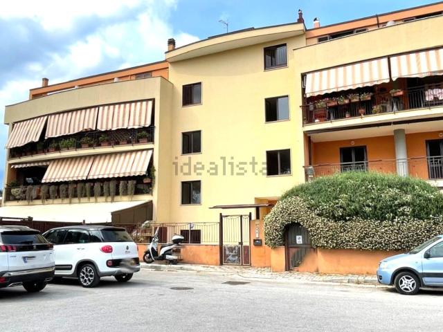 Appartamento in vendita a Maddaloni, Campania