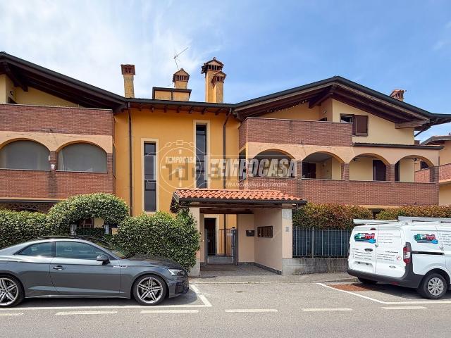Appartamento in vendita a Comazzo, Lodi