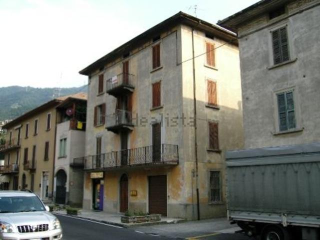 Appartamento in vendita a Comunità Montana della Valle Brembana, Zogno