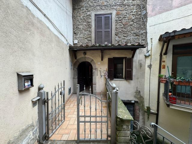 Appartamento in vendita a Canepina, Lazio