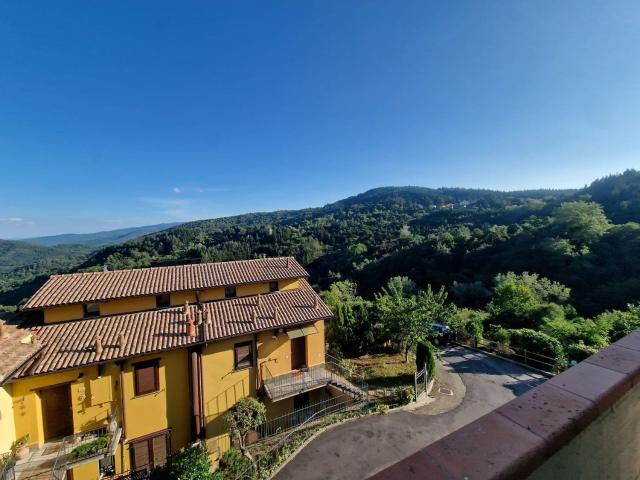 Appartamento in vendita a Montemignaio, Toscana