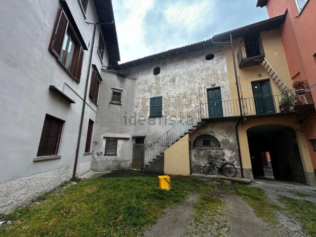 Appartamento in vendita a Civate, Lombardia