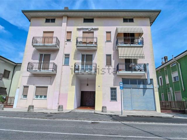 Appartamento in vendita a Romano Di Lombardia, Lombardia