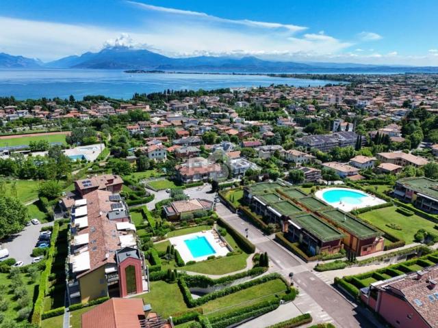 Attico in vendita a Desenzano Del Garda, Lombardia