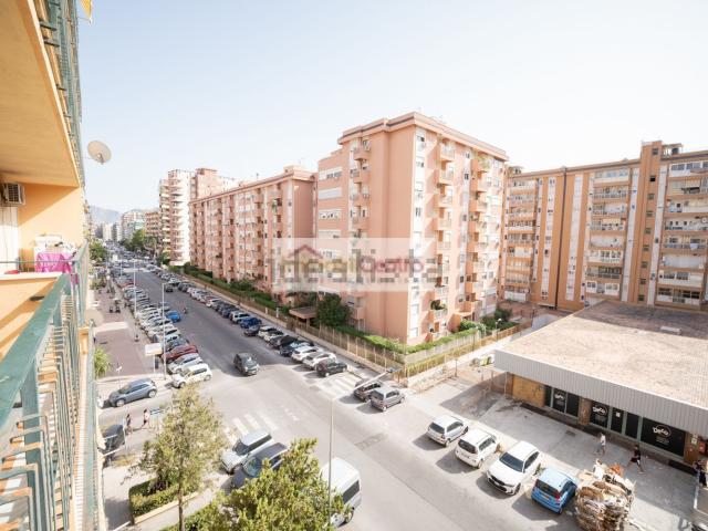 Appartamento in vendita a VI Circoscrizione, Palermo