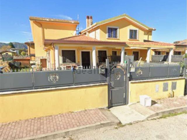 Appartamento in vendita a Oricola, L'Aquila