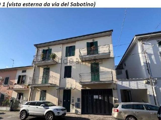 Appartamento in vendita a Prato, Toscana