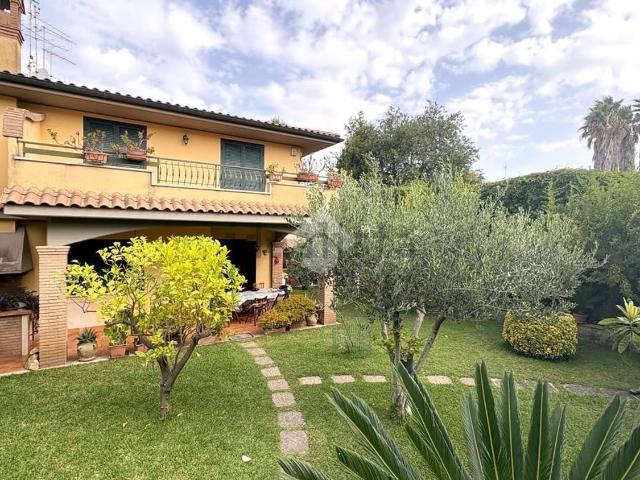 Appartamento in vendita a Piscinari, Roma Capitale