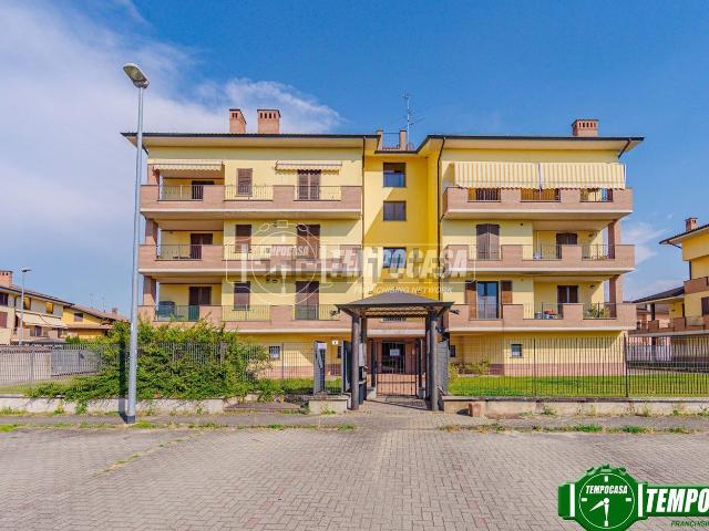 Appartamento in vendita a Cava Manara, Lombardia