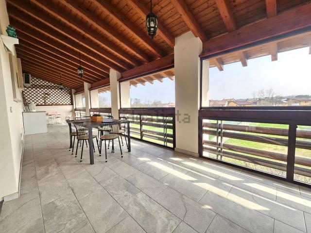 Attico in vendita a Rivoltella del Garda, Desenzano Del Garda