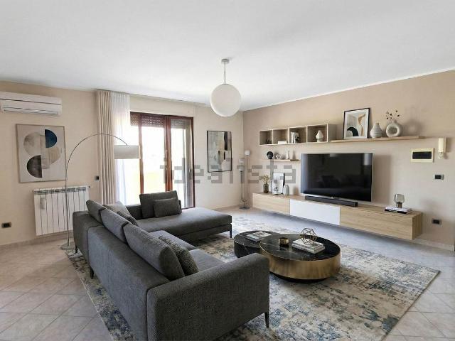Appartamento in vendita a Mondragone, Campania