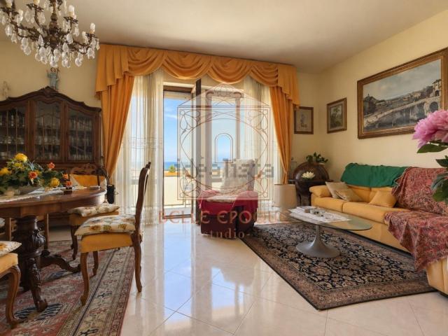 Appartamento in vendita a Camaiore, Toscana
