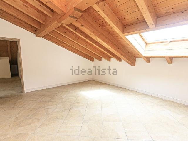 Attico in vendita a Serra Riccò, Liguria
