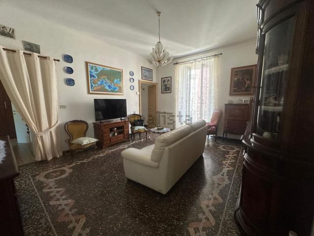 Appartamento in vendita a Centro Ovest, Serra Riccò