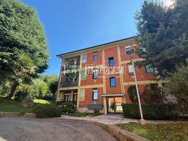 Appartamento in vendita a Prestino, Como