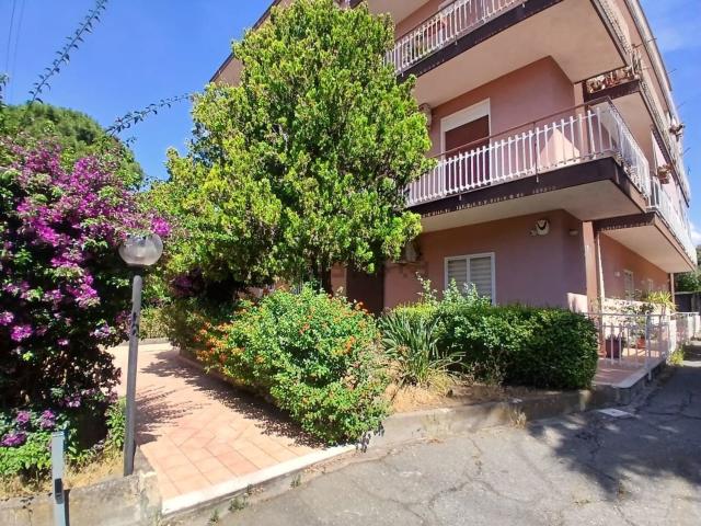 Appartamento in vendita a Fasano, Gravina Di Catania