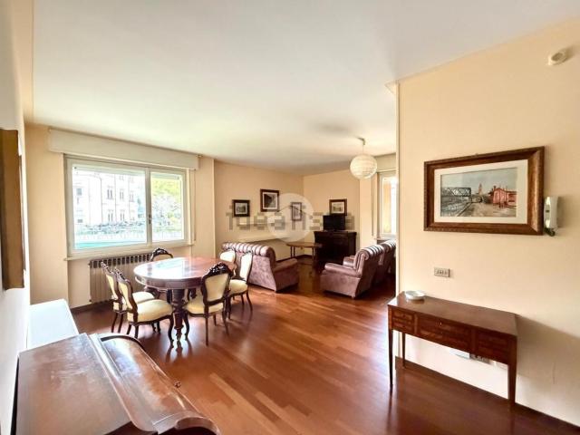 Appartamento in vendita a Desenzano Del Garda, Lombardia