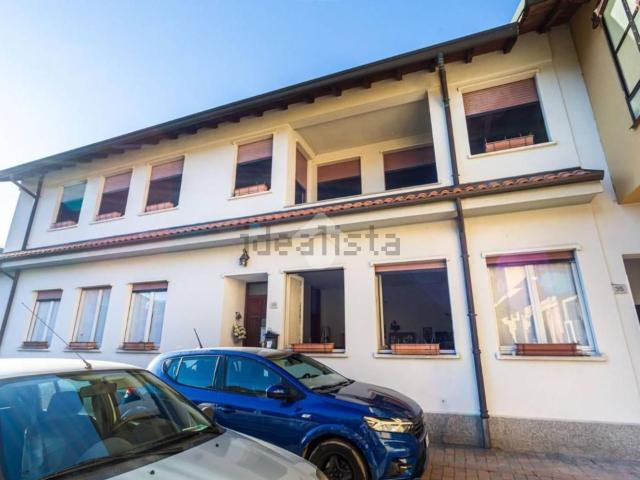 Appartamento in vendita a Albiate, Monza e della Brianza
