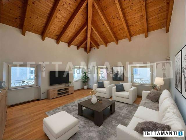 Attico in vendita a Como