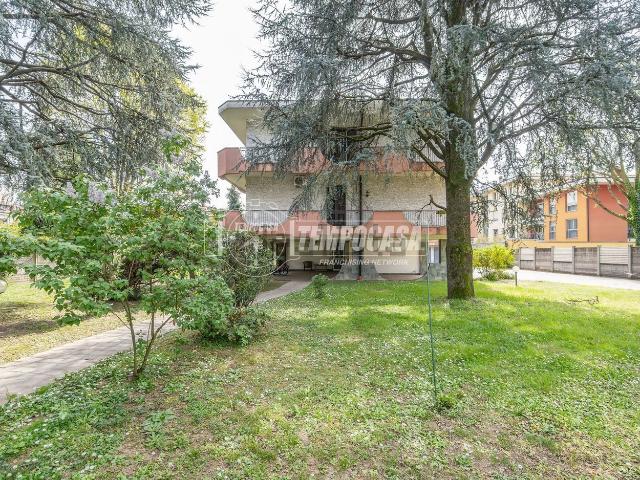 Appartamento in vendita a Ronco, Cernusco Sul Naviglio