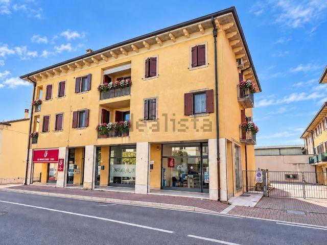 Appartamento in vendita a Azzano, Castel d'Azzano