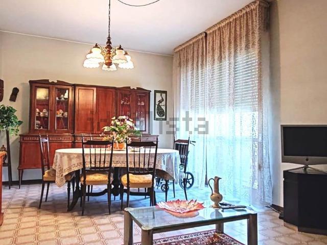 Appartamento in vendita a Meda, Monza e della Brianza