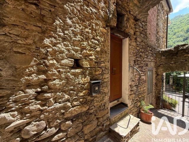 Appartamento in vendita a Vessalico, Liguria