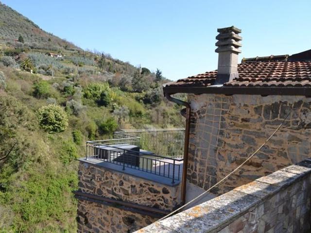 Appartamento in vendita a Baiardo, Liguria