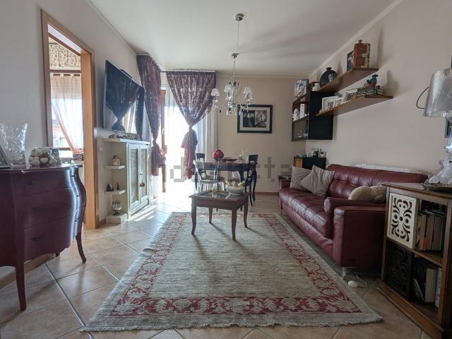 Appartamento in vendita a Alberghi, Uzzano E Castello