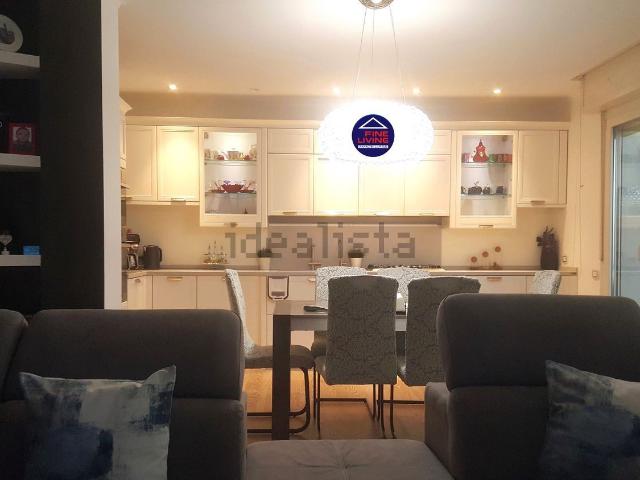 Appartamento in vendita a Pesaro, Pesaro E Urbino