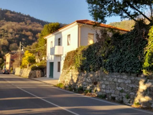 Appartamento in vendita a Castiglione Chiavarese, Liguria