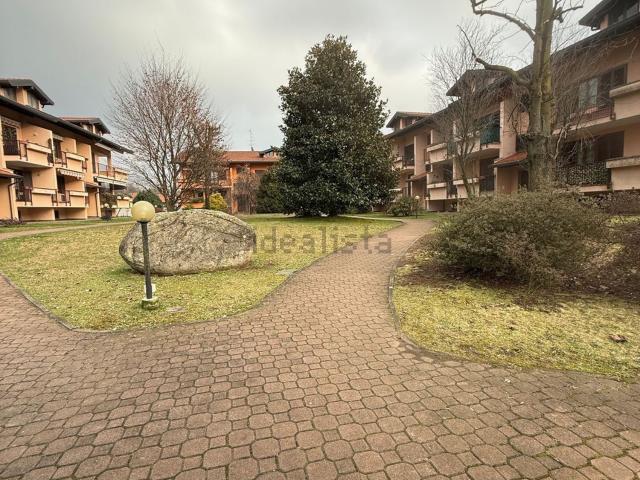 Appartamento in vendita a Vanzaghello, Lombardia