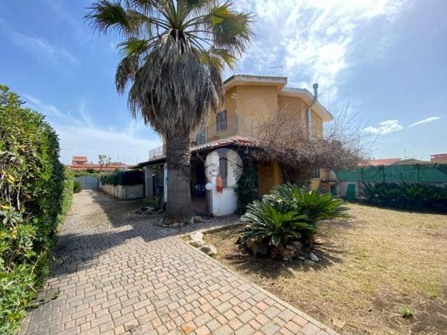 Appartamento in vendita a Marina di Tor San Lorenzo, Roma Capitale