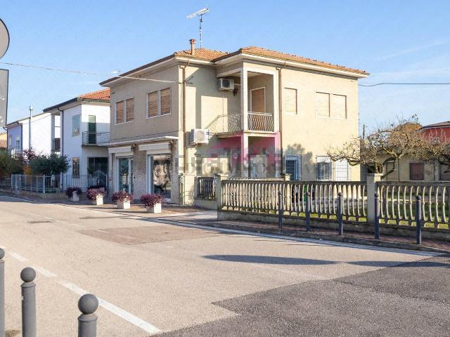 Appartamento in vendita a Bergantino, Veneto