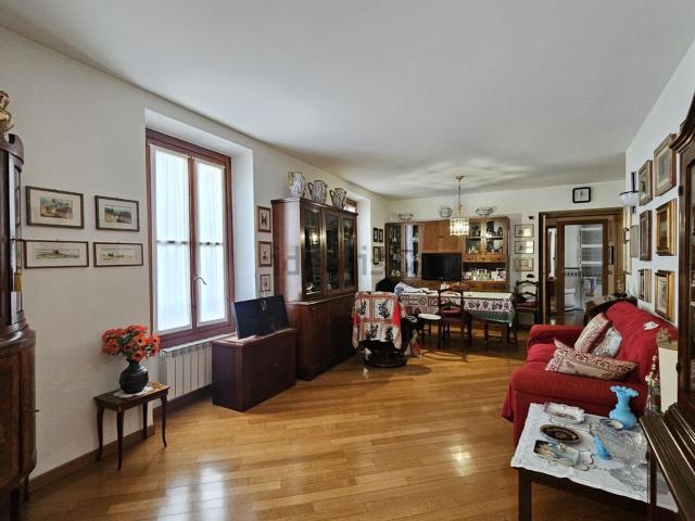 Appartamento in vendita a Treviglio, Lombardia