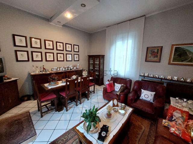 Appartamento in vendita a Treviglio, Lombardia