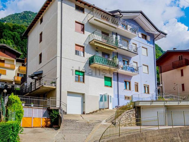 Appartamento in vendita a Comunità Montana della Valle Brembana, Serina