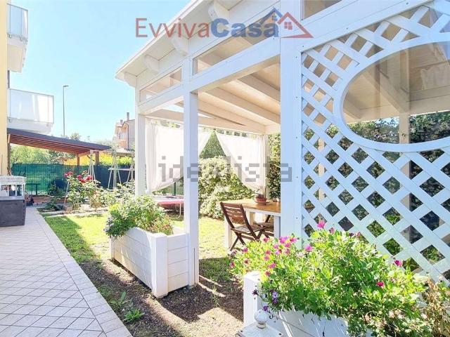 Appartamento in vendita a Casine, Marche