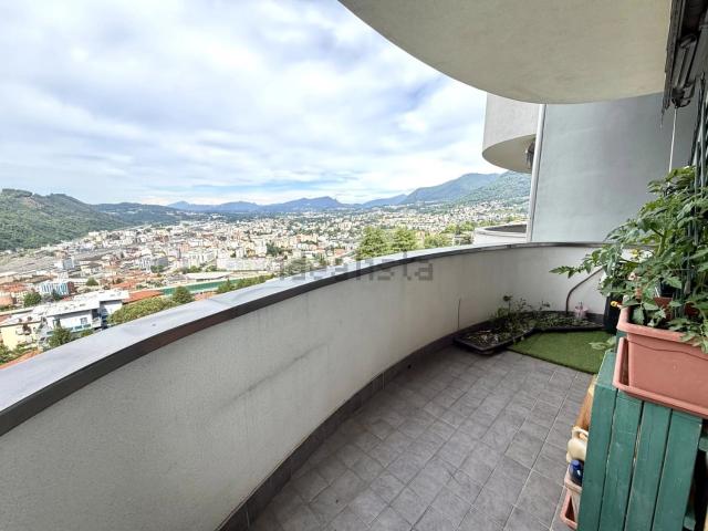 Appartamento in vendita a Sagnino, Como