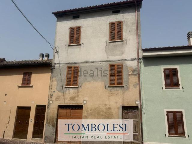 Appartamento in vendita a Quartiere Mercatale, Pergola