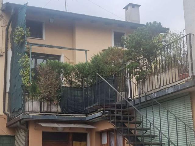 Appartamento in vendita a Brebbia, Lombardia