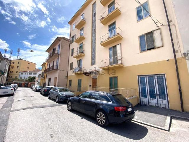 Appartamento in vendita a Prato, Toscana
