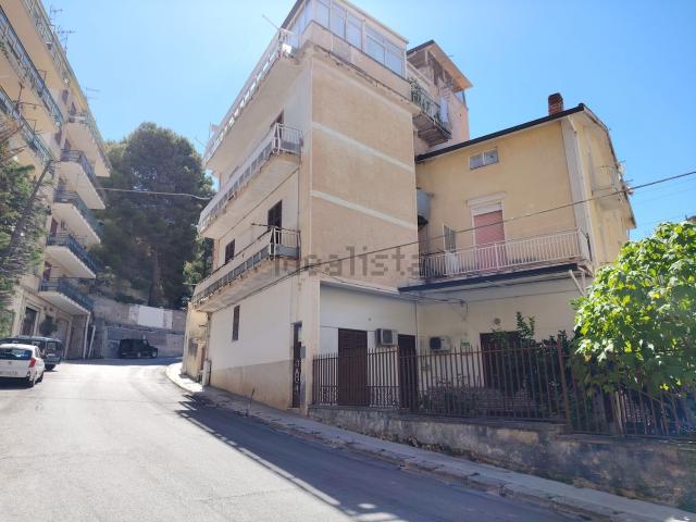 Appartamento in vendita a Montelepre, Sicilia