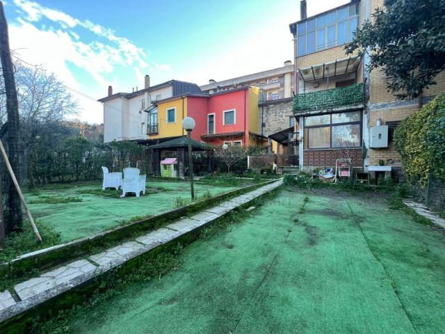 Appartamento in vendita a Atripalda, Campania