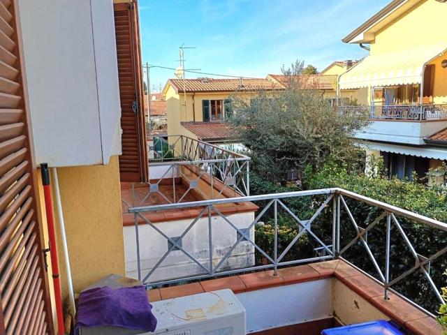 Appartamento in vendita a Marina di Massa, Marina Di Massa
