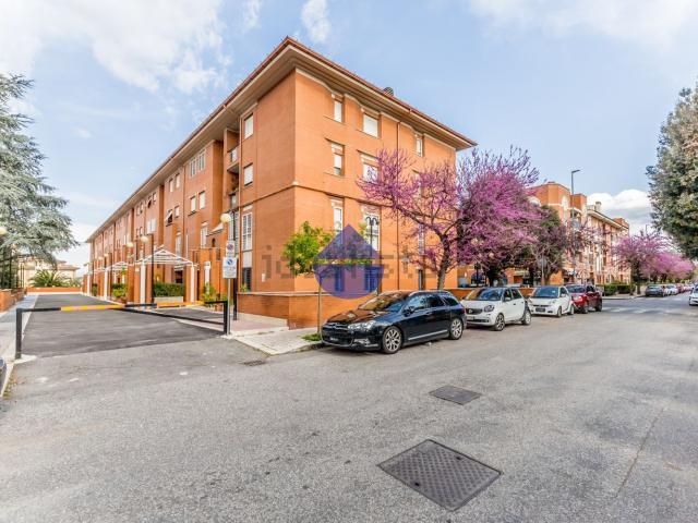 Appartamento in vendita a Osteria del Curato, Roma Capitale