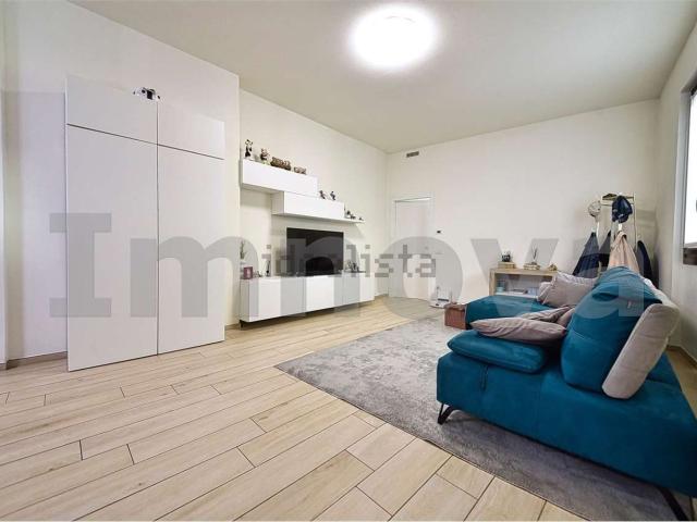 Appartamento in vendita a Cesano Maderno, Lombardia